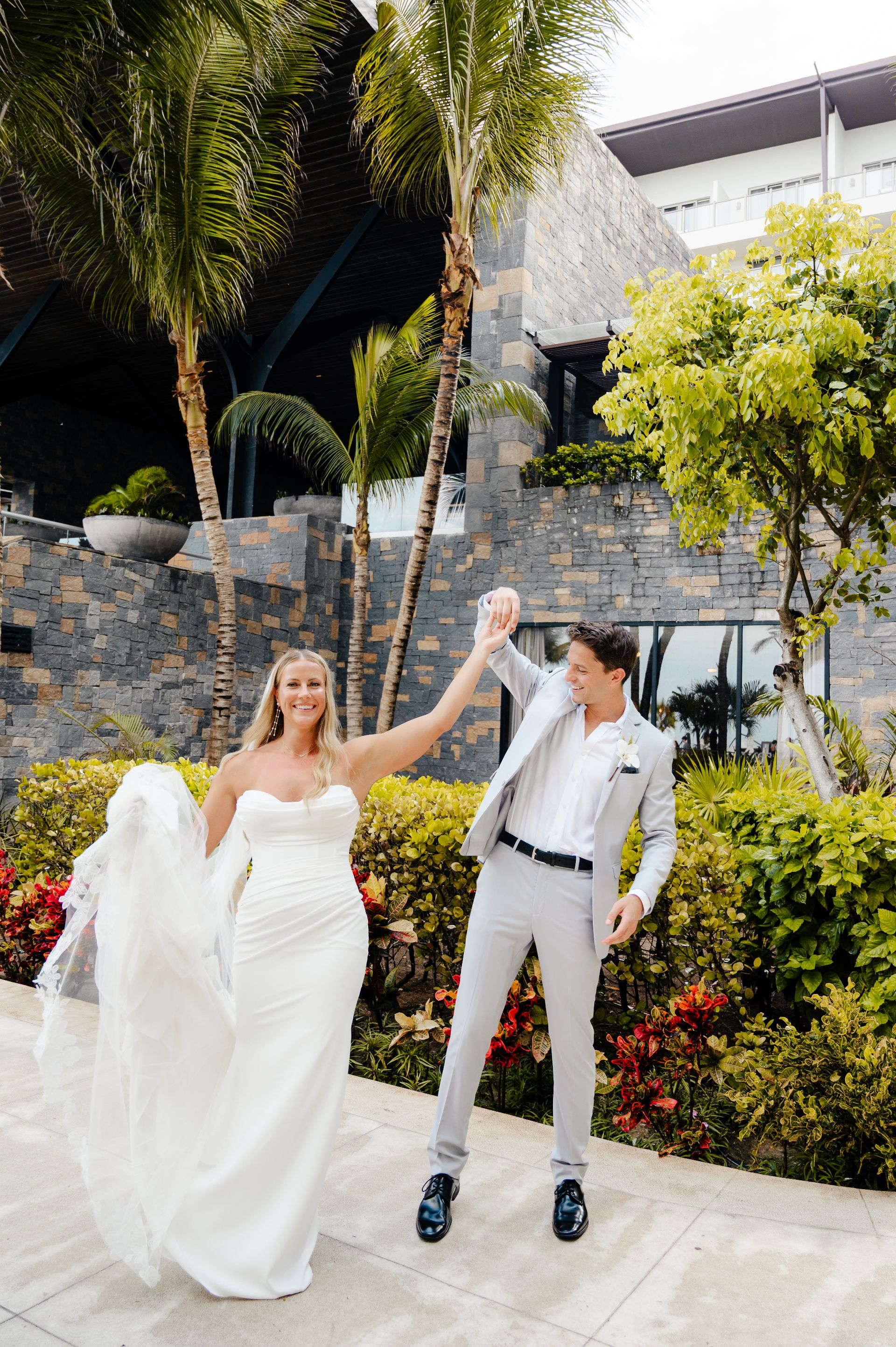 Alison & Matt destination wedding photography at Dreams Natura in Mexico